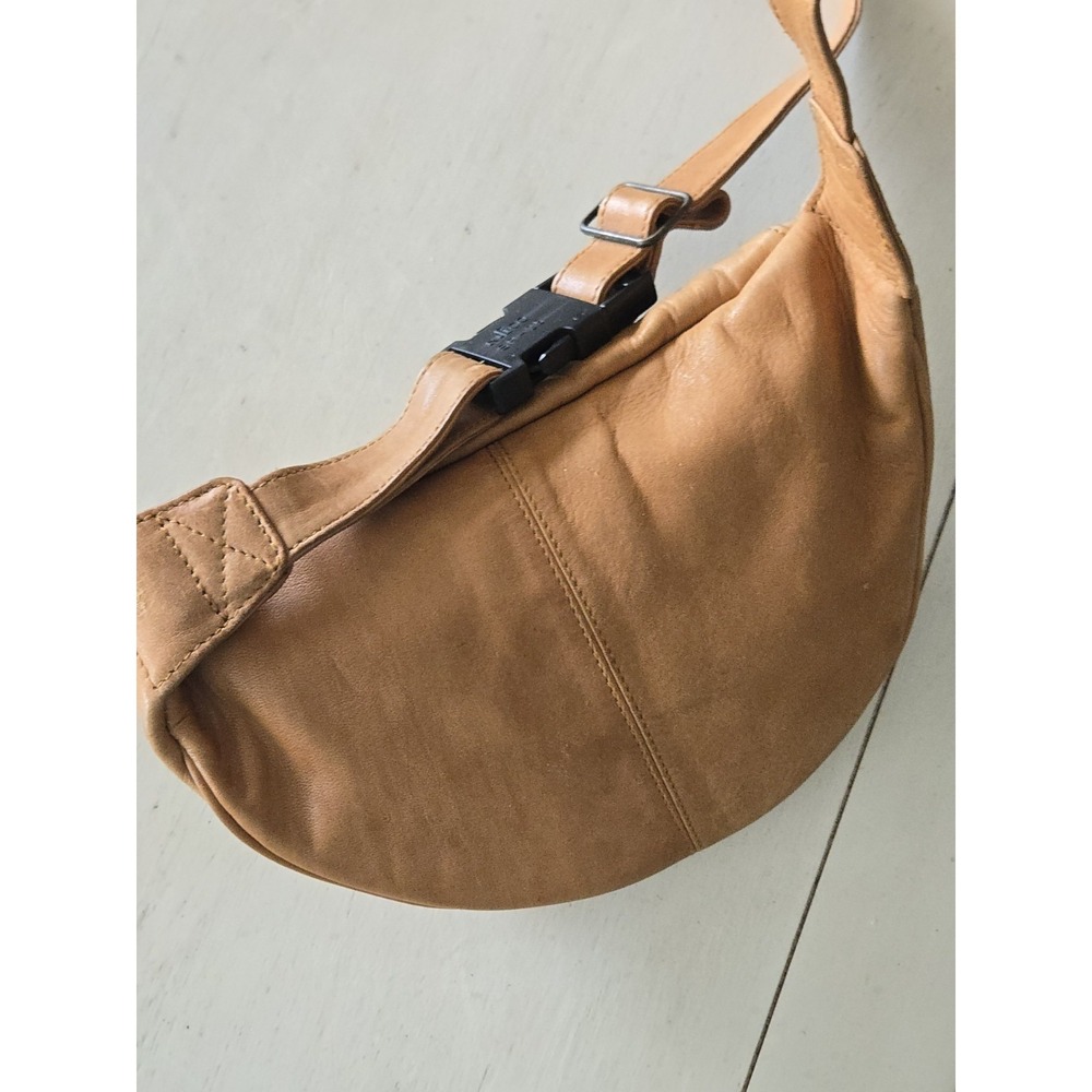 Ellington Sling Crossbody Bag Fanny Pack Waist Leather Adj Strap Distressed Tan - Picture 7 of 16